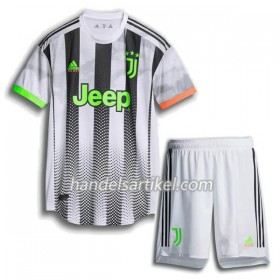 Juventus Turin Monumental Palace Kinder 2019/20